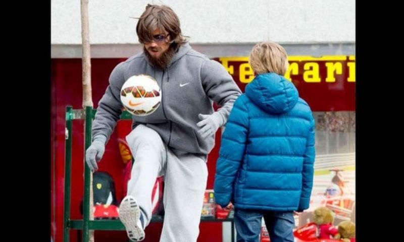 Thông tin chi tiết về câu chuyện Ronaldo đóng giả người vô gia cư 