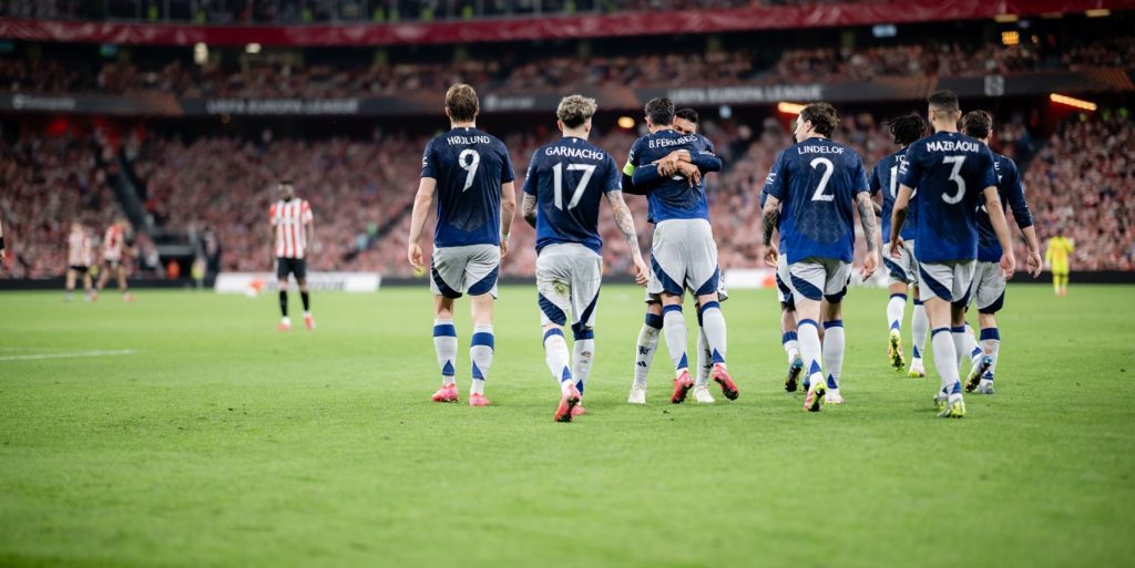 Athletic khởi đầu mạnh mẽ nhưng bỏ lỡ thời cơ